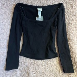 H&M Black scoop neck long sleeve shirt NWT